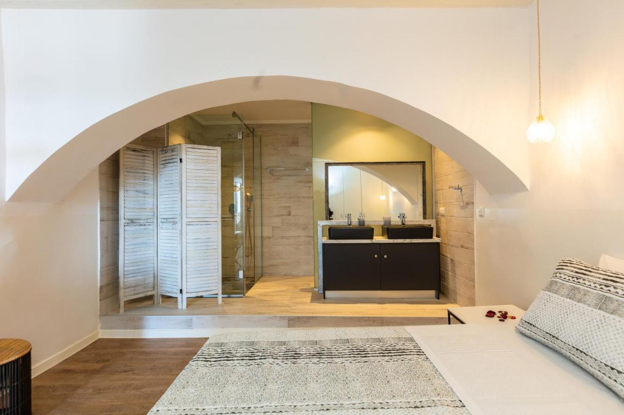 Anne Apartment, At The Venetian Port Of Rethimno! 외부 사진